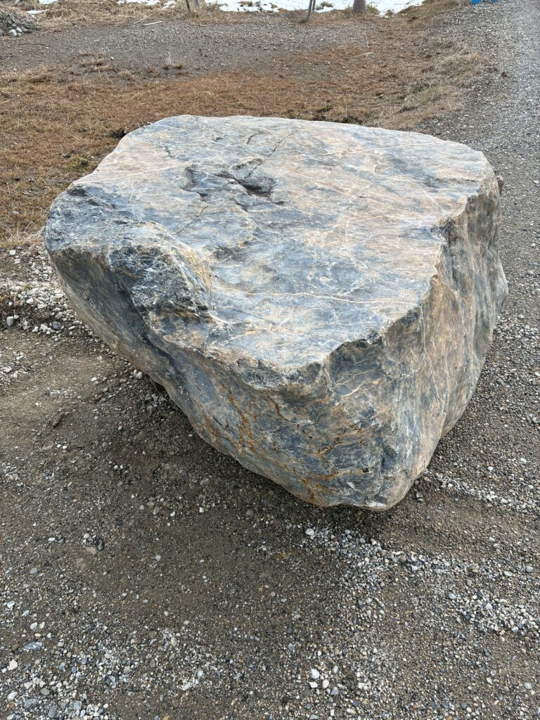 蒼岳石